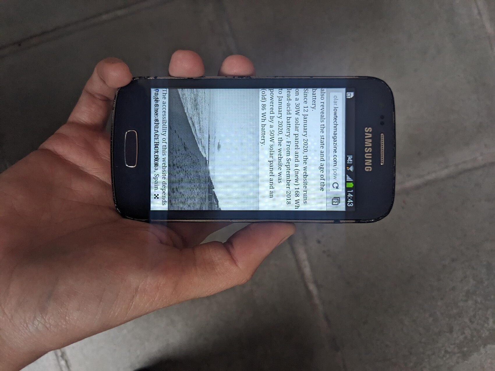 An obsolete phone loading a recent low-tech website